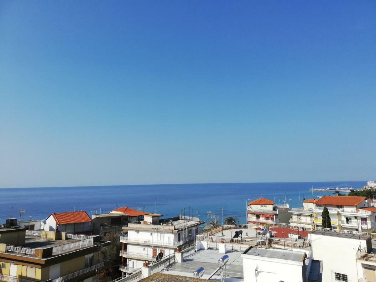 Crystal Blue Apartments Nea Kallikrateia Zewnętrze zdjęcie